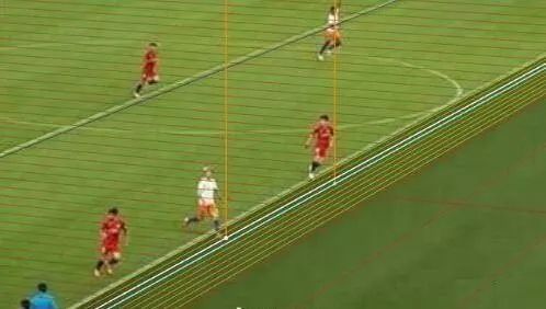  VAR技术改变比赛走向，争议判罚引发热议