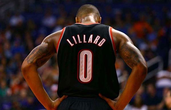  阿利亚西姆网前截击精妙，直落两盘横扫过关