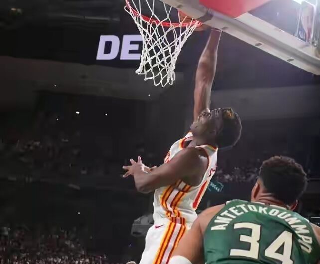  内线巨兽统治篮下，篮板怪兽筑起禁飞区